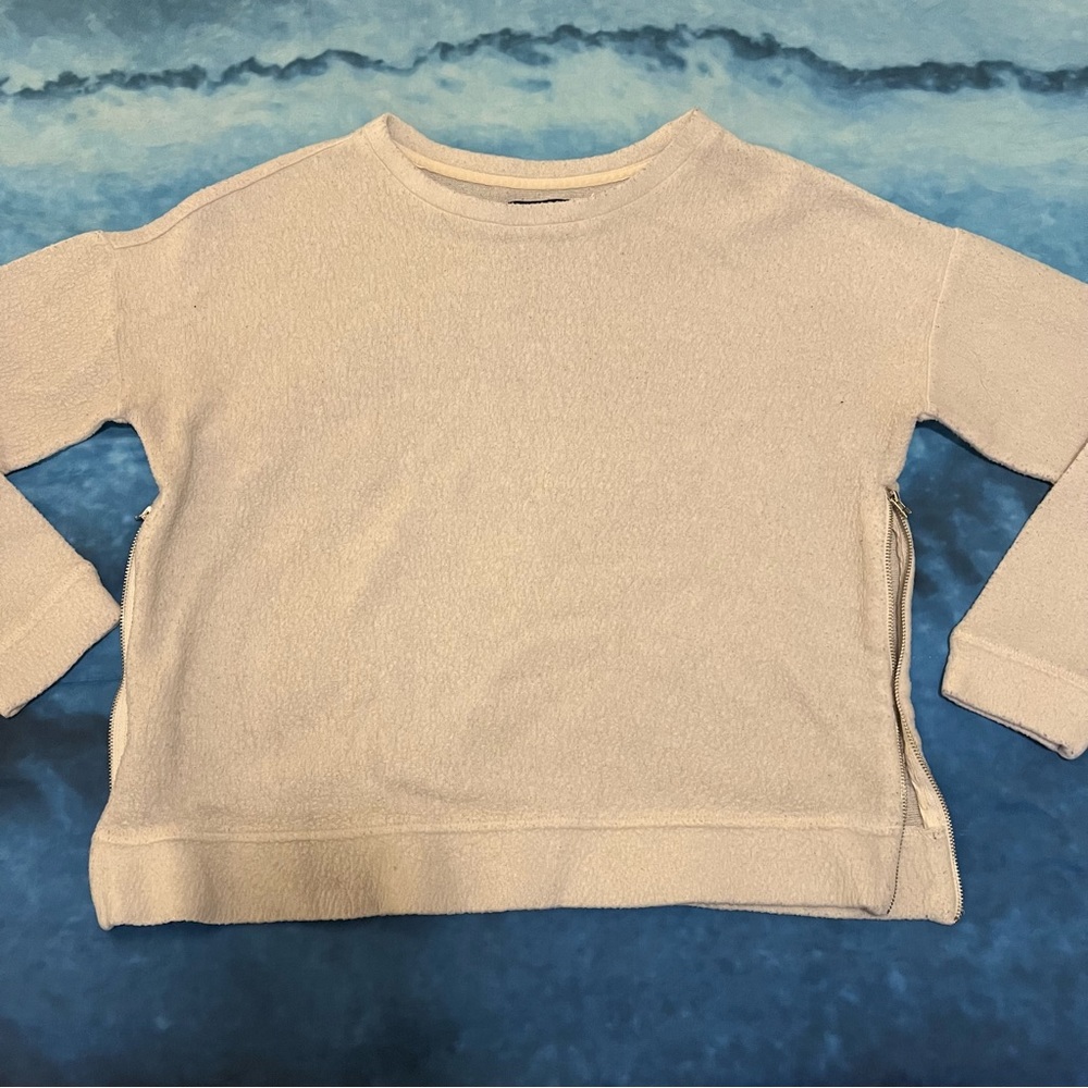 Side zipper sweater